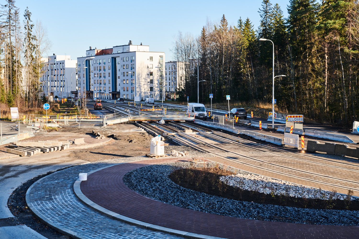 Tampereen Lentävänniemen ja Niemenrannan raitiotietyöt etenevät  aikataulussa – Kehyskadun ja Lielahdenkadun kiertoliittymä käyttöön  [Tampereen kaupunki - Ajankohtaista]