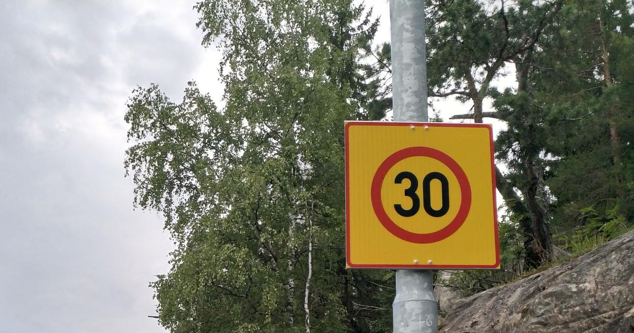 Kämmenniemen asuinalueen 30 km/h -nopeusrajoitusehdotus videoesittelyssä  [Tampereen kaupunki - Ajankohtaista]